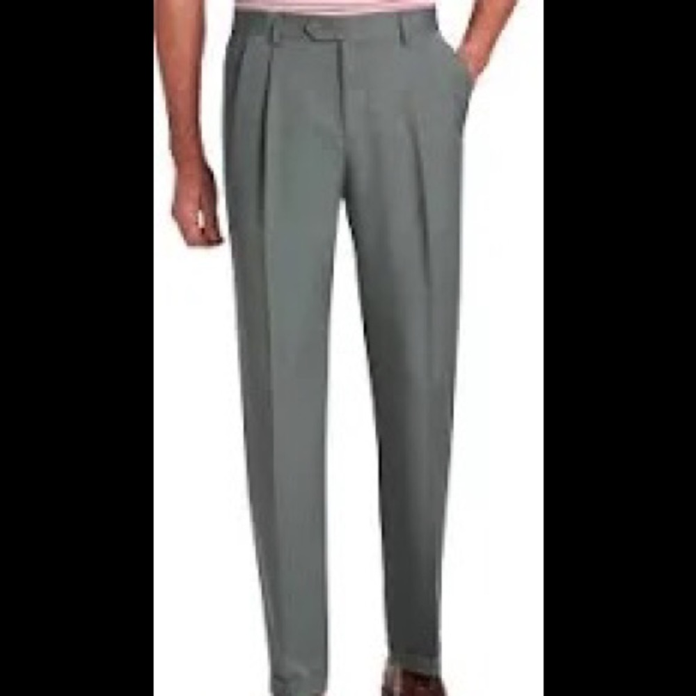 NWT Jos A Bank Men's Grey Chino Pants - Pleated